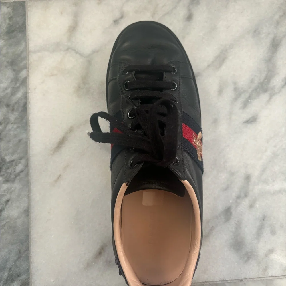 Women’s Gucci Sneakers - Picture 3 of 10